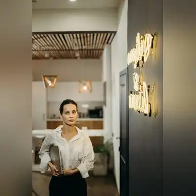 李亮